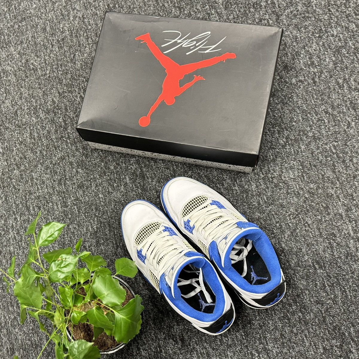 Jordan Brand × Nike 2017 Jordan 4 Motorsport Size US 10 / EU 43 - 2 Thumbnail