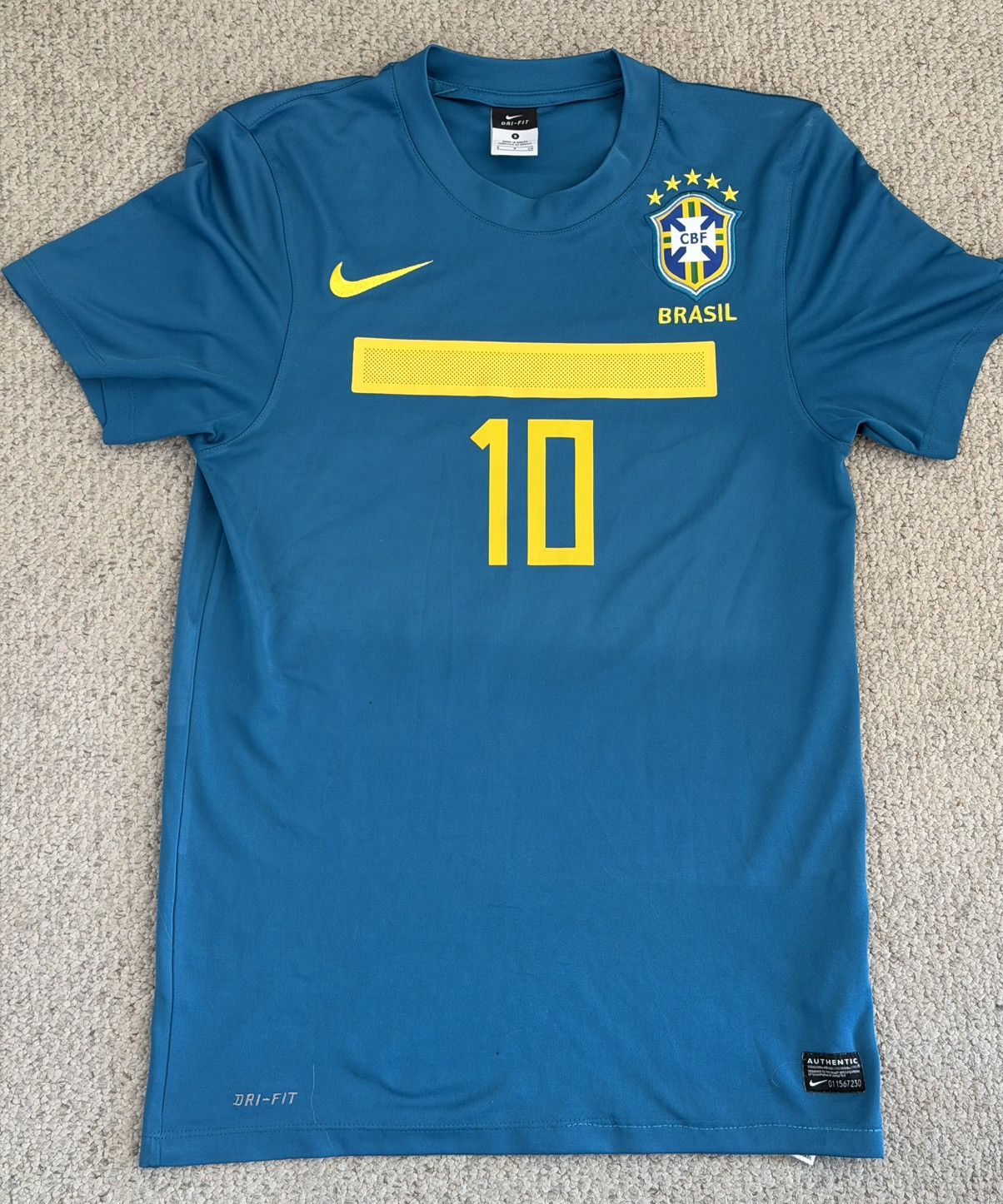 Nike 2011/12 Brazil Away Jersey - Ronaldinho #10 (Original) Size US S / EU 44-46 / 1 - 1 Thumbnail