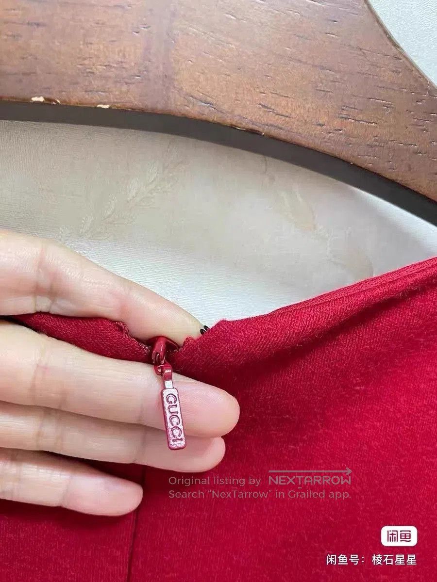 Gucci Gucci Red Wool V-Neck Dress. Size M / US 6-8 / IT 42-44 - 4 Thumbnail