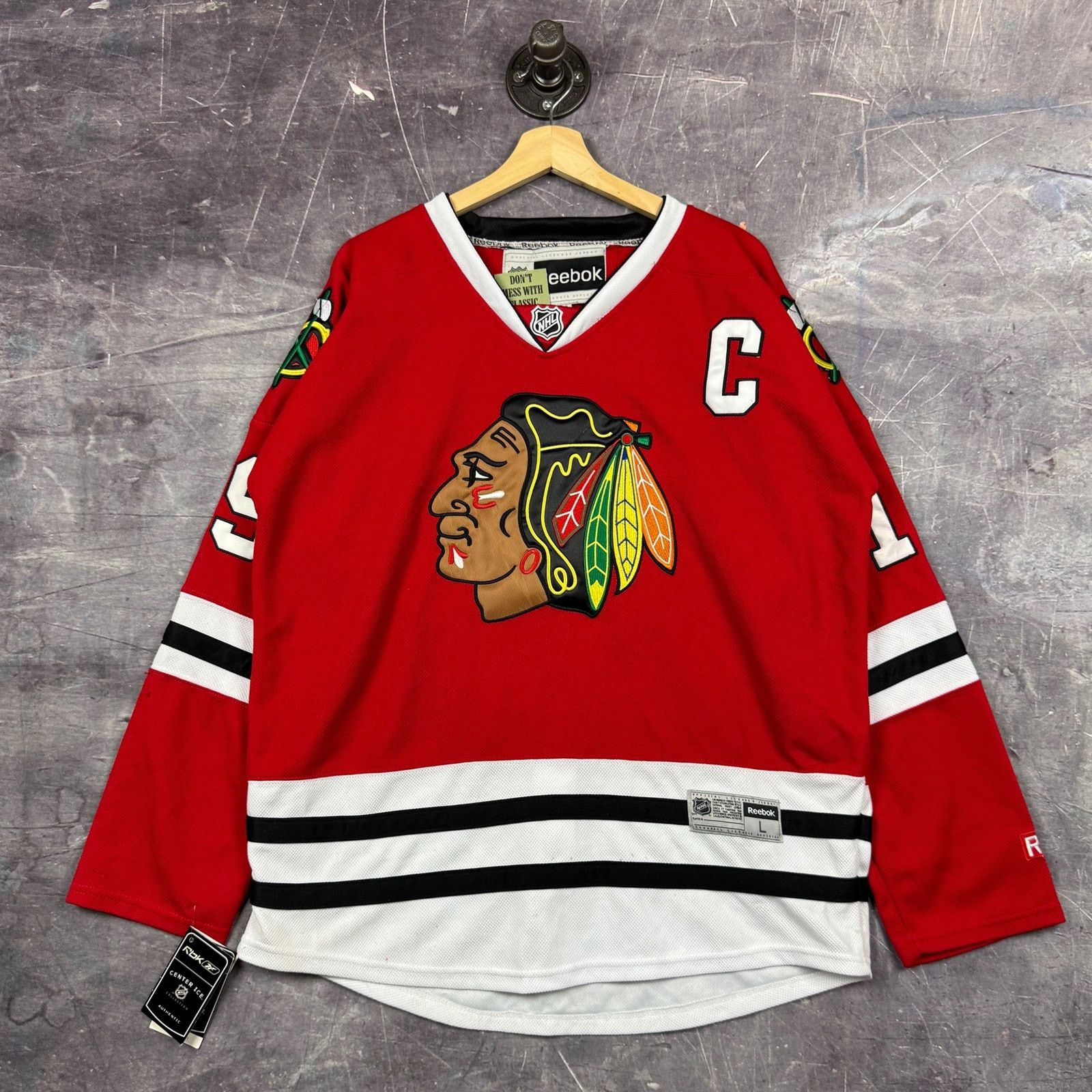 Chicago blackhawks toews jersey deals