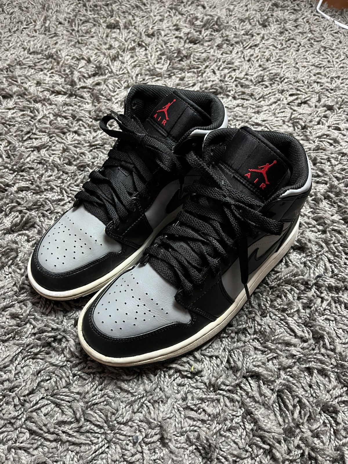 Nike Nike Air Jordan 1 Mid "Shadow" Black Grey 2022 Size US 8.5 / EU 41-42 - 2 Thumbnail