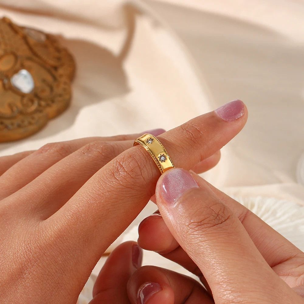 Jewelry Crystal Zircon Setted Star Gold Rings Size ONE SIZE - 1 Thumbnail