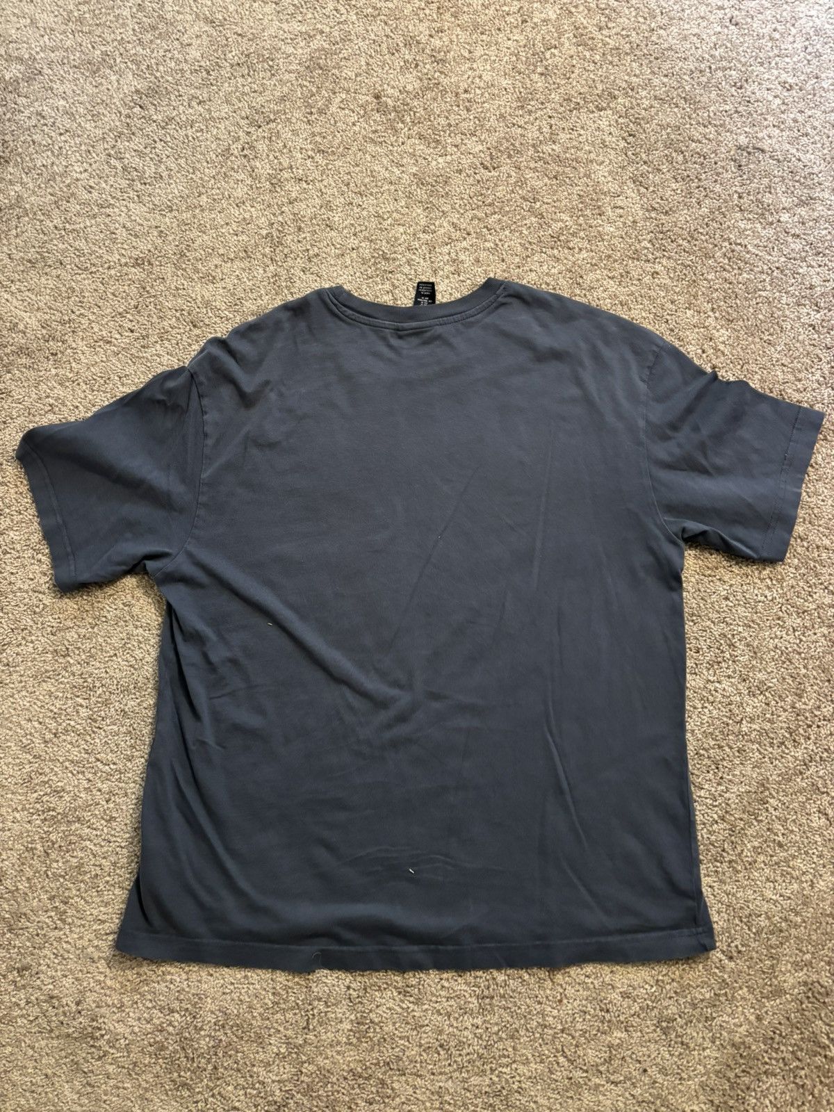 H&M Travel and Explore H&M Tee Size US L / EU 52-54 / 3 - 2 Thumbnail