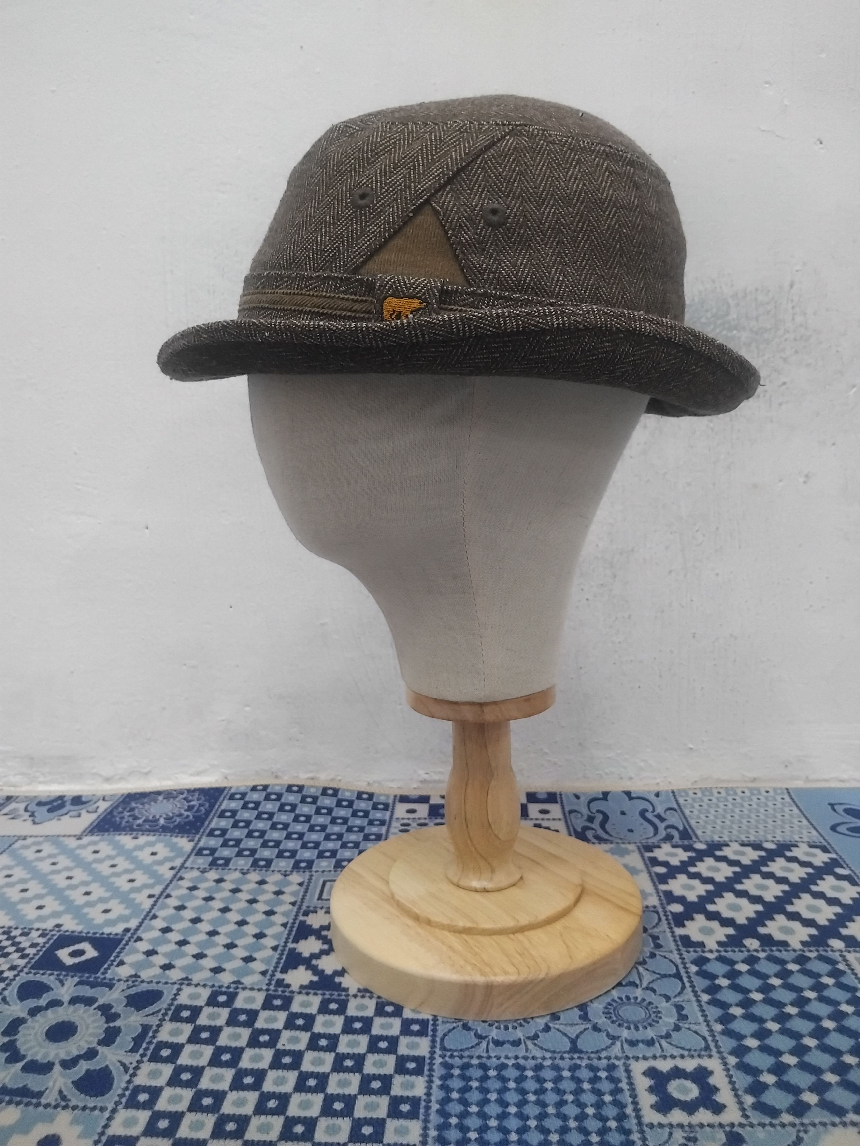Other 💥Golden bear checkered grey hat Size 38 - 6 Thumbnail