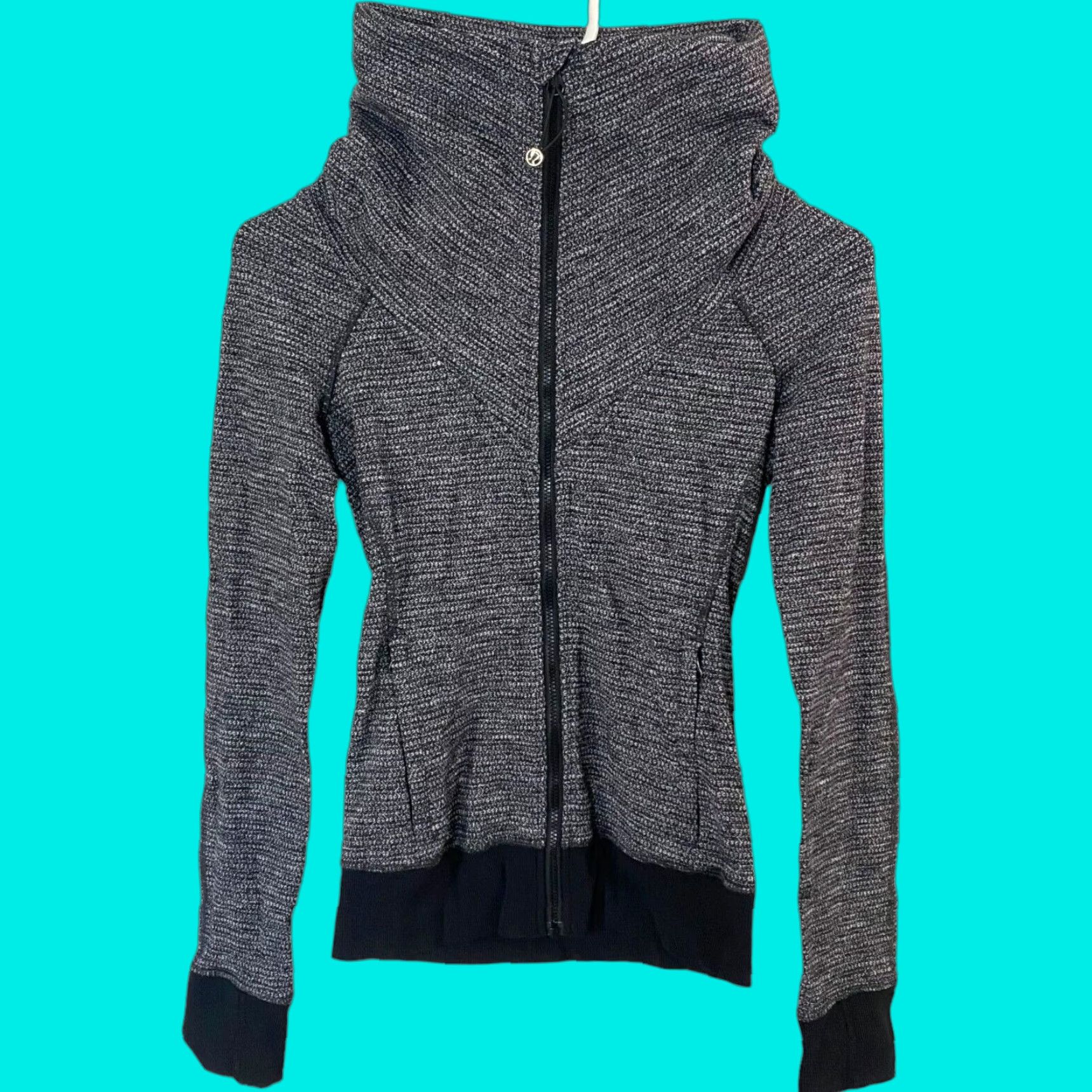 Lululemon VINTAGE Lululemon Athletica Be Present Jacket Womens 2 Gray Zip-Up Long Sleeve Mock Neck Size XS / US 0-2 / IT 36-38 - 1 Thumbnail