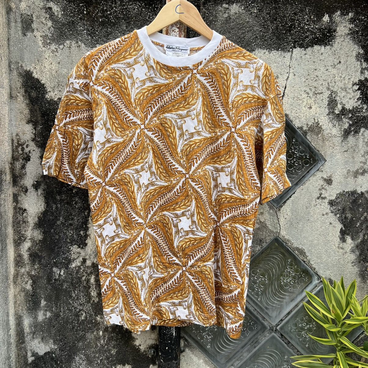Salvatore Ferragamo “SALVATORE FERRAGAMO” OVERPRINT TSHIRT Size US S / EU 44-46 / 1 - 1 Thumbnail