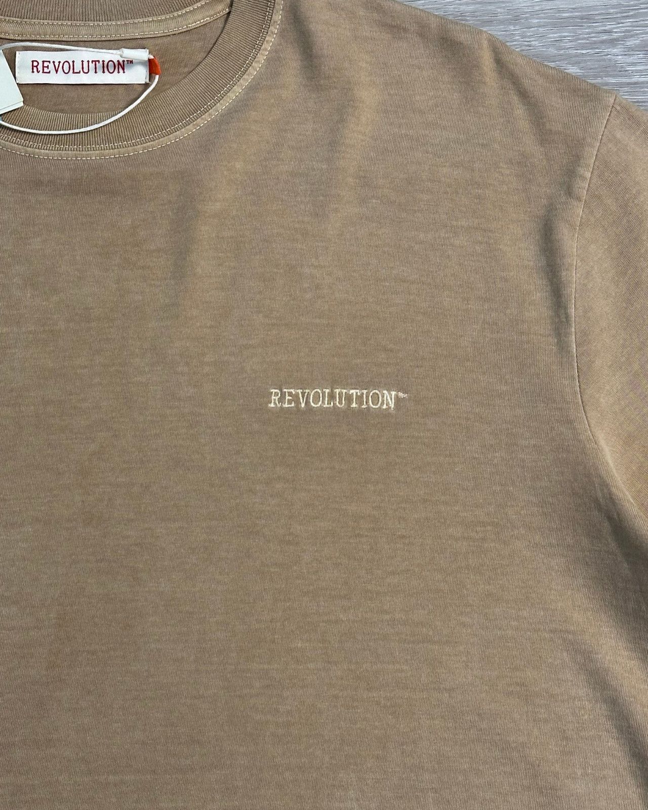 Other Sample NWT Revolution of 1995 Embroidered Logo T-Shirt Large Size US L / EU 52-54 / 3 - 3 Thumbnail