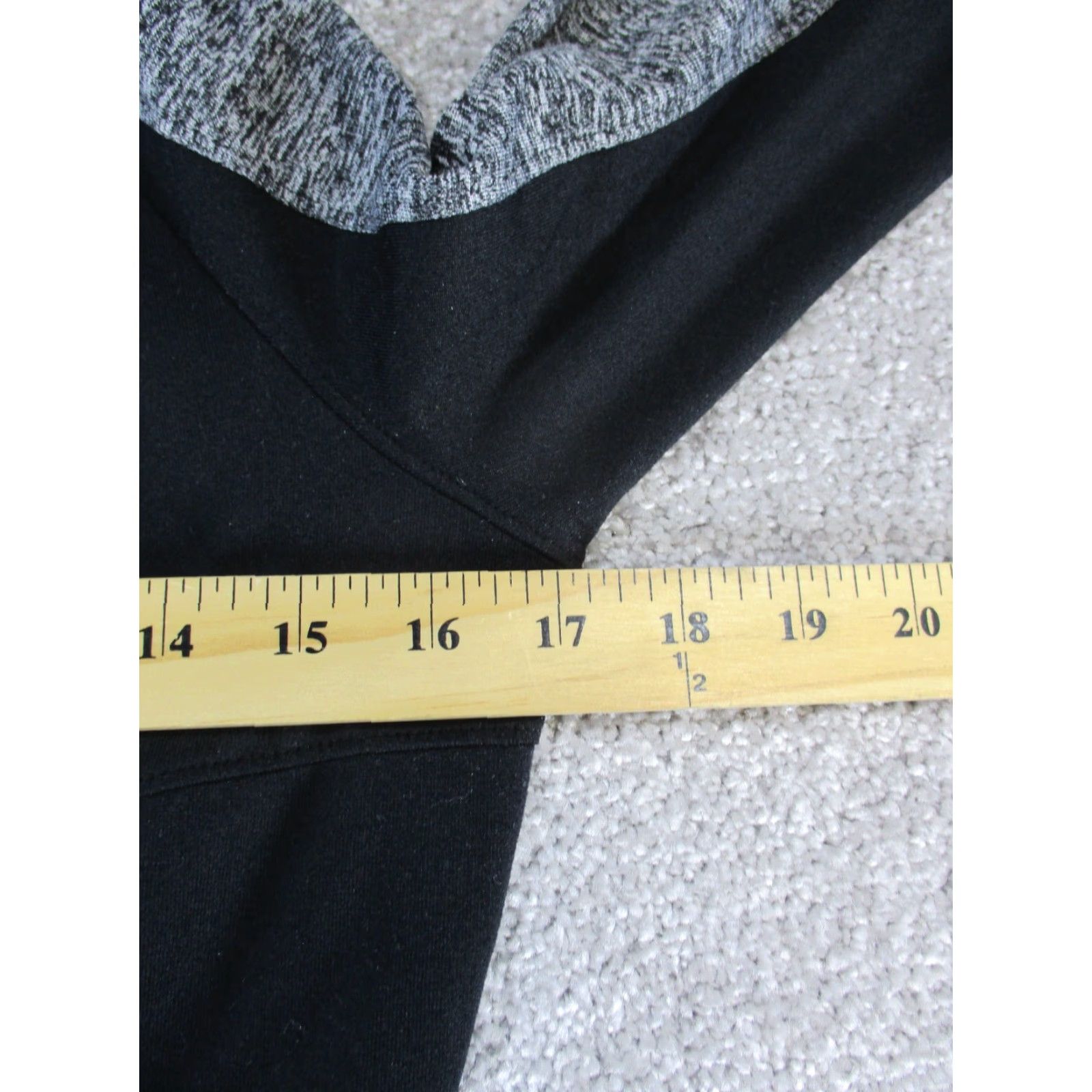 Athleta ATHLETA Womens Small Gray Black Running Half Zip Sweater Activewear Long Sleeve Mock Neck Size S / US 4 / IT 40 - 6 Thumbnail