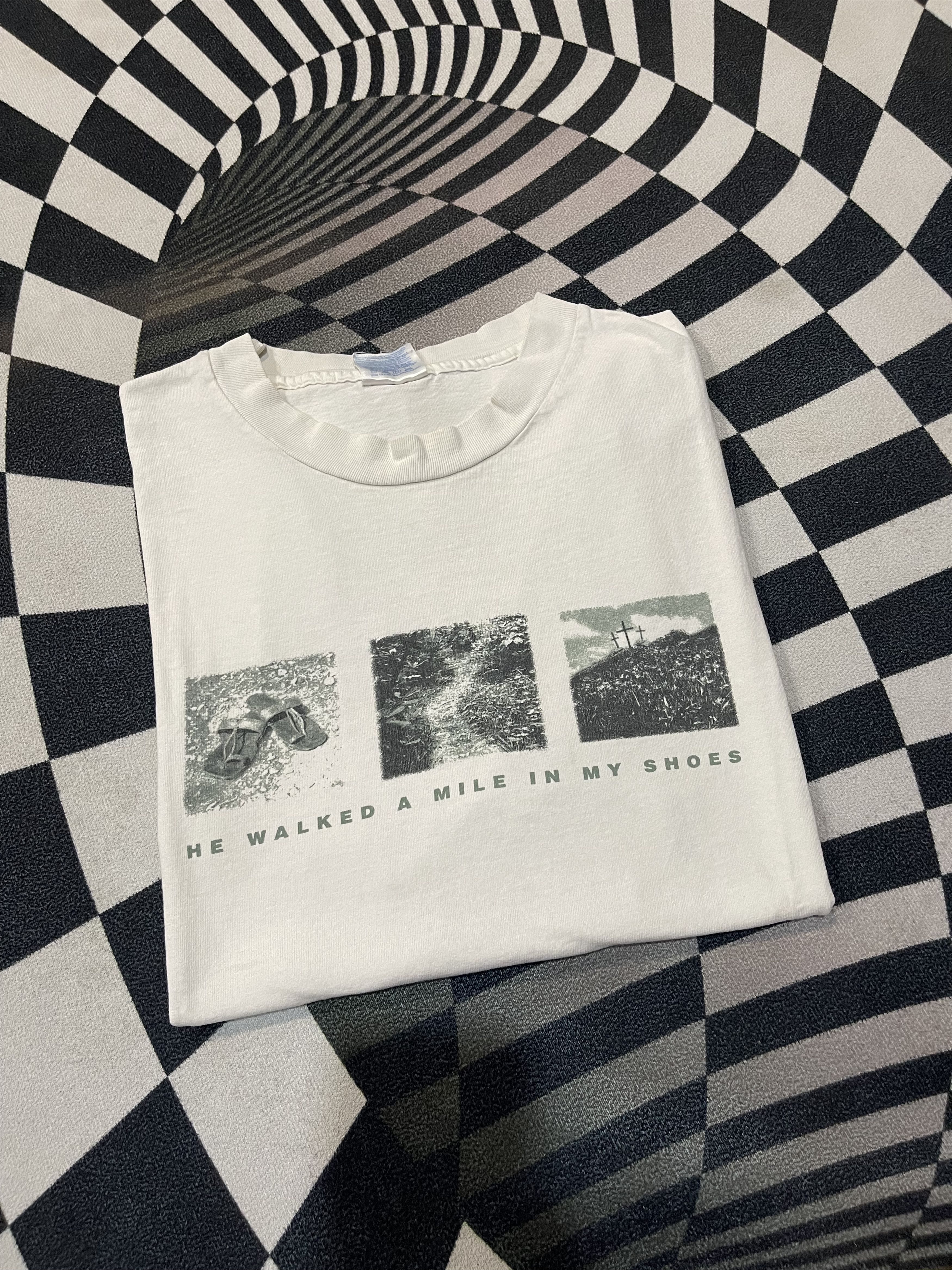 Vintage Rare Vintage Clay Crosse "He Walked a Mile In My Shoes" Tee Size US XL / EU 56 / 4 - 1 Thumbnail