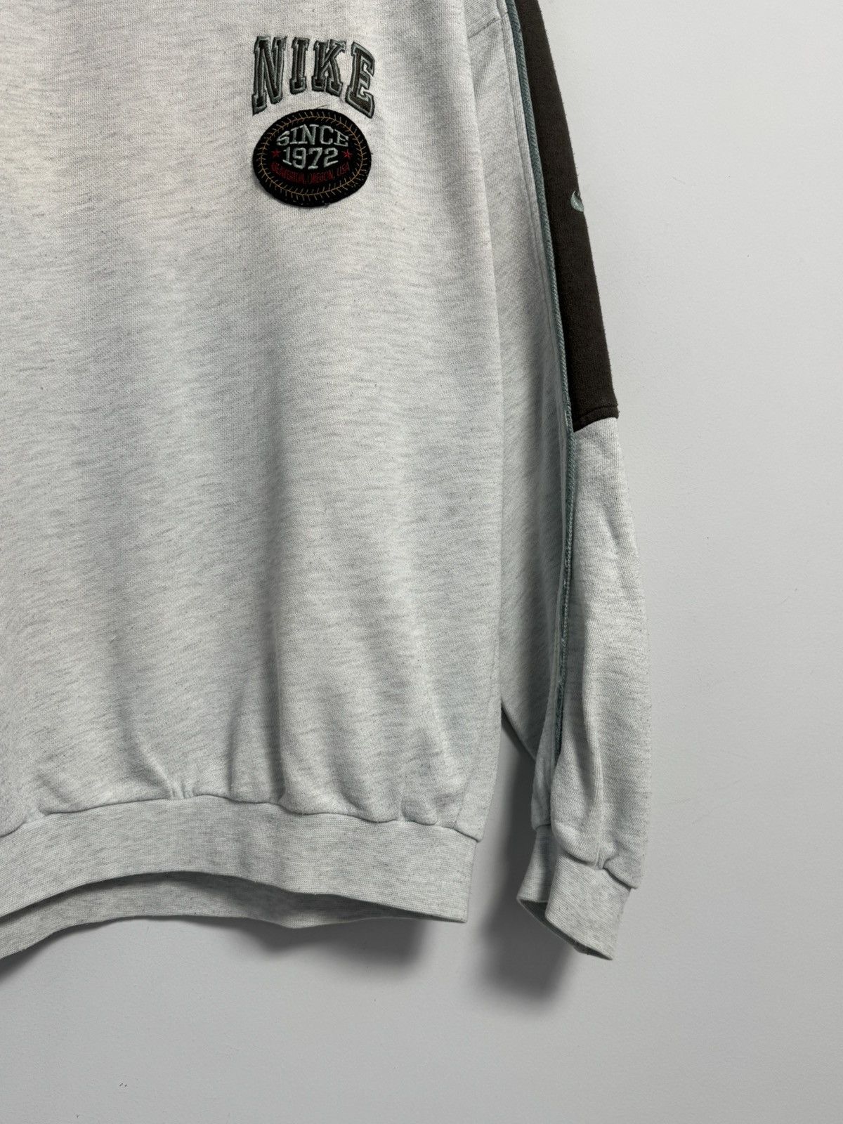 Nike Vintage Nike Sweatshirt Y2K Logo Pullover 90s Style Size US M / EU 48-50 / 2 - 3 Thumbnail