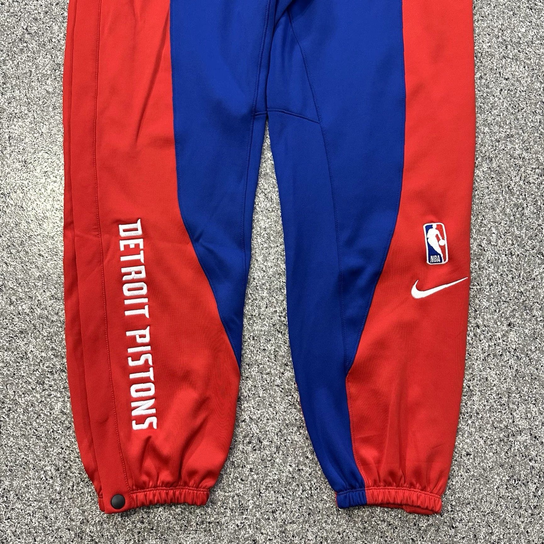 Nike VINTAGE Nike Detroit Pistons Tearaway Pants Shooting Shirt Set PE Mens L NBA Team Issued Size US L / EU 52-54 / 3 - 4 Thumbnail