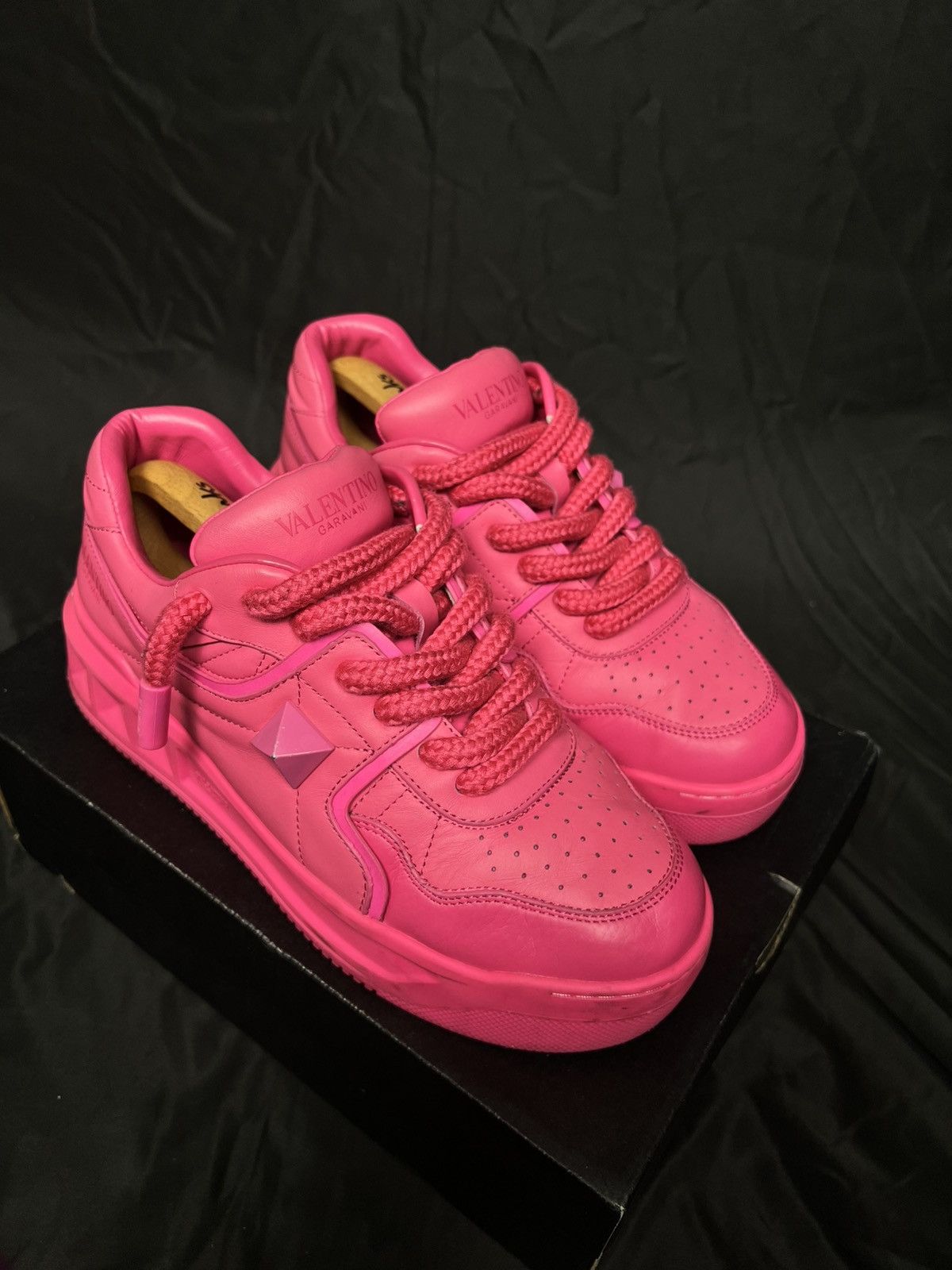 Valentino Valentino garavani pink sneakers shoes trainers Size US 10 / EU 43 - 1 Thumbnail