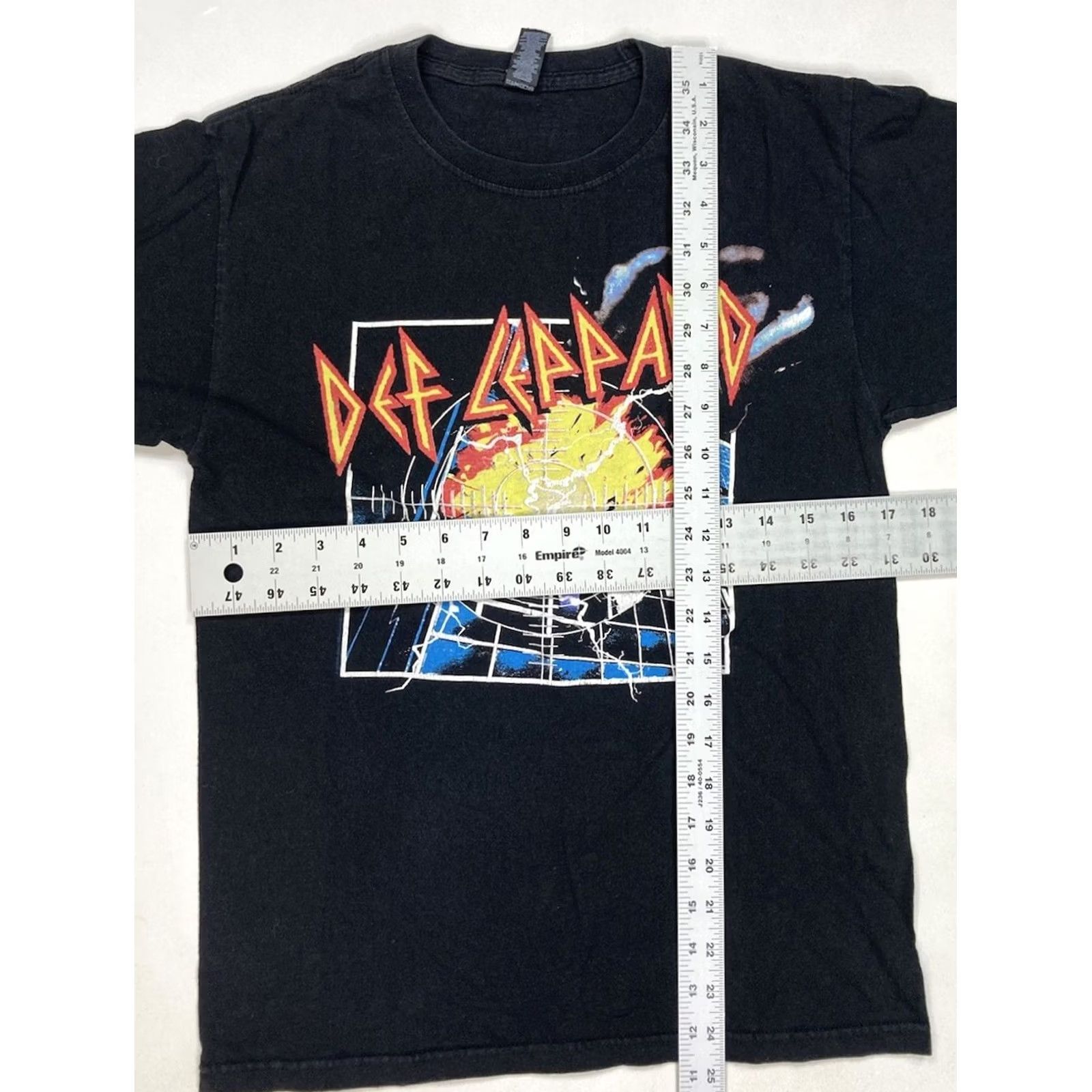 Vintage VINTAGE Def Leppard Graphic T-shirt Women Small Black Short Sleeve Music Size S / US 4 / IT 40 - 6 Thumbnail