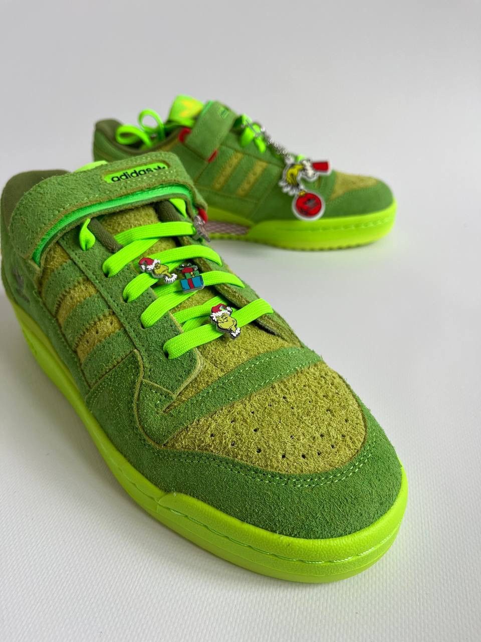 Adidas NEW The Grinch x Adidas Forum Low Size US 9 / EU 42 - 3 Thumbnail