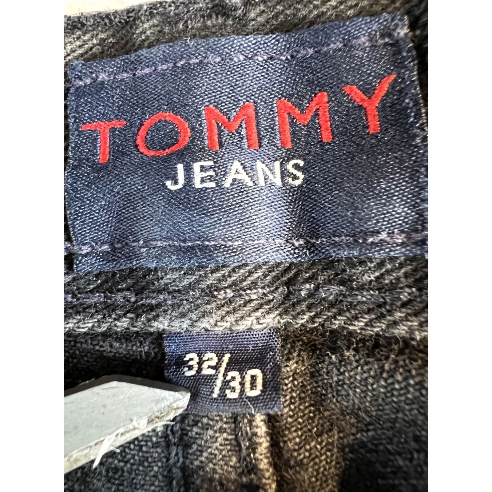 Tommy Hilfiger VINTAGE Tommy Hilfiger Jeans Mens 32x30 Black Distressed Patch 90s 5-Pocket Straight(Size 32) Size US 32 / EU 48 - 4 Thumbnail