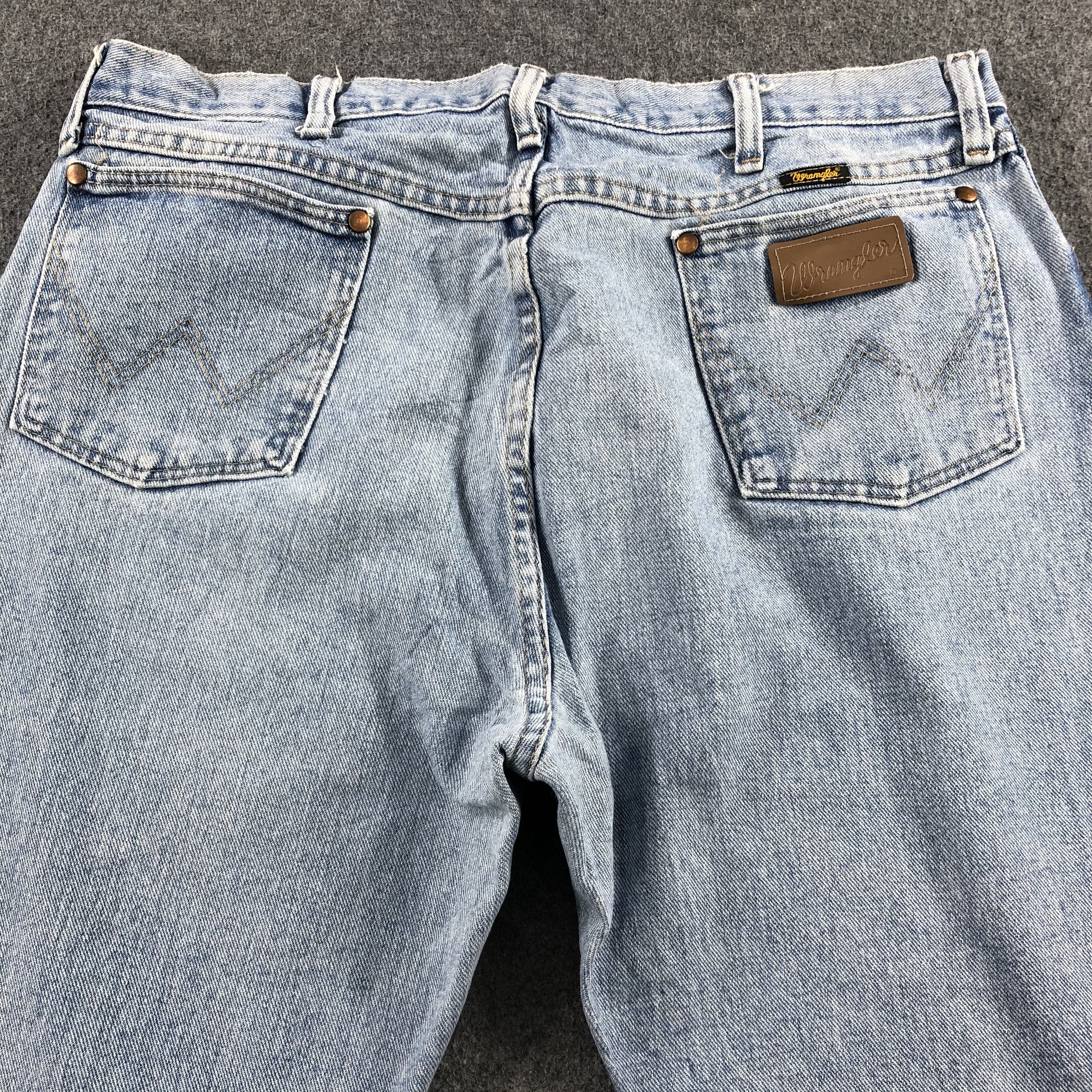 Vintage Vintage Light Wash Wrangler Jeans-J2092 Size US 36 / EU 52 - 4 Thumbnail