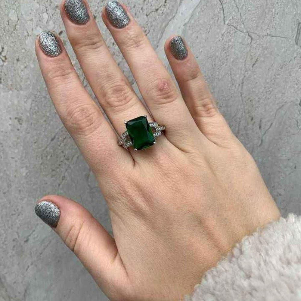 Designer Sterling Silver Big Emerald Green Rectangle Ring - Size 7 Size ONE SIZE - 5 Thumbnail