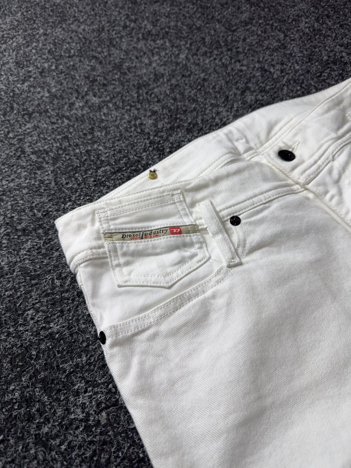 Diesel Luxury 00s Diesel Distressed White Jeans Slim Straight Y2K Size 30" / US 8 / IT 44 - 8 Thumbnail