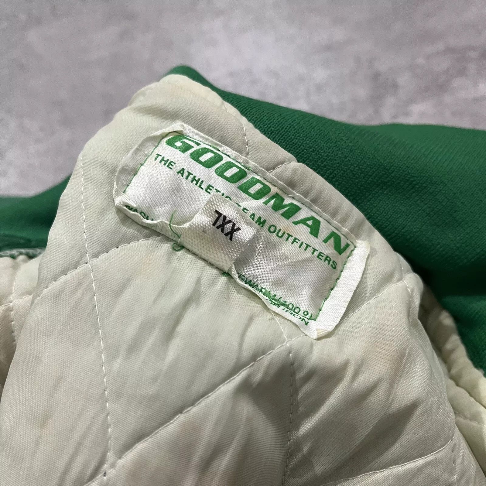 Good Man Brand × NCAA × Vintage VTG 80s 90s NCAA HAWAII RAINBOW WARRIORS SATIN BOMBER JACKET Size US S / EU 44-46 / 1 - 5 Thumbnail