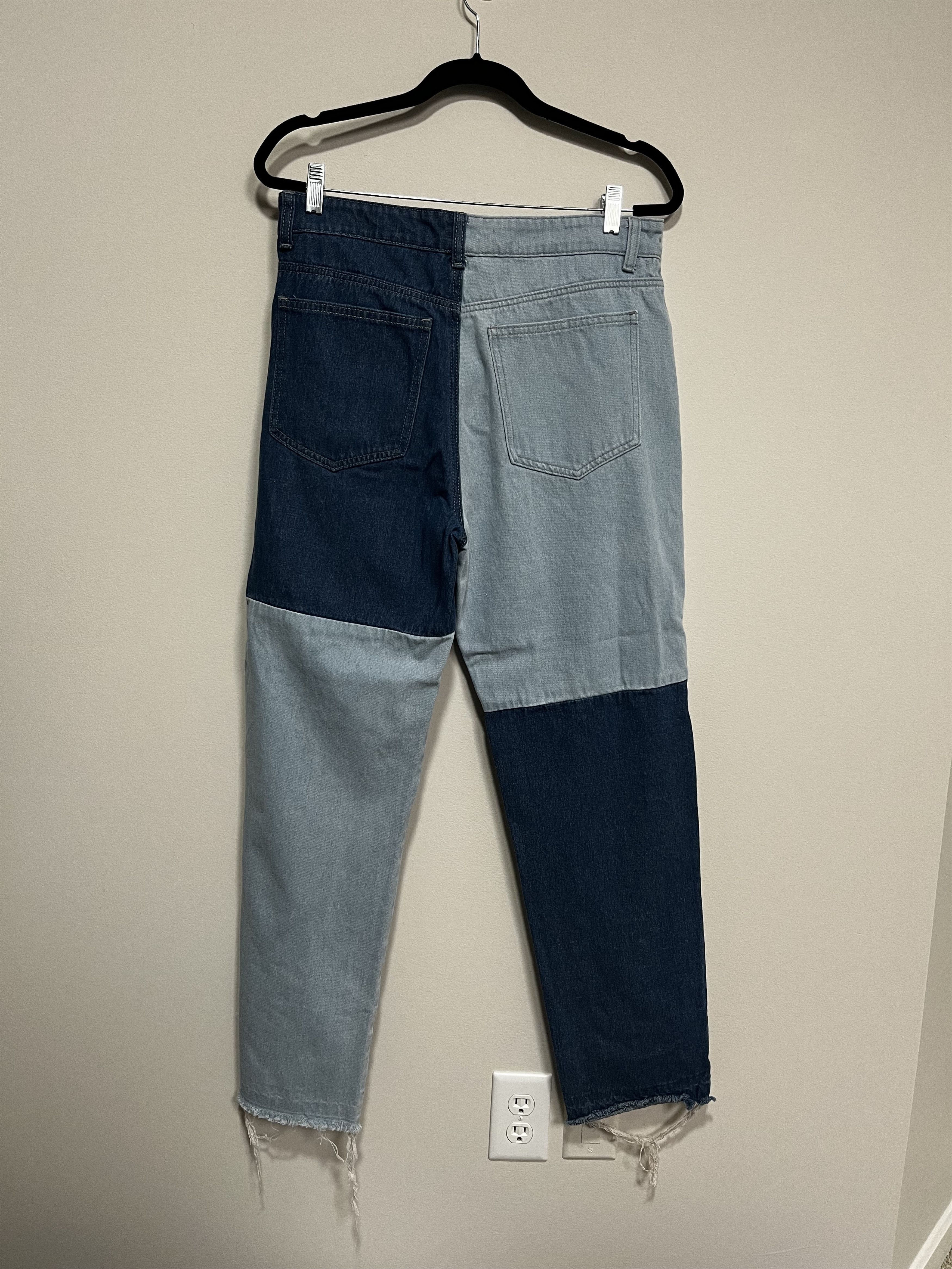 Shein Shein Two-Tone Patchwork Denim Jeans (Size M) Size US 32 / EU 48 - 2 Thumbnail