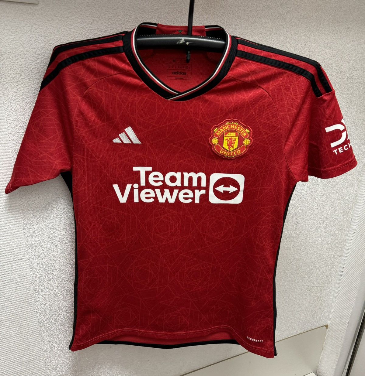 Adidas Manchester United adidas soccer jersey 2023 M sz Size US M / EU 48-50 / 2 - 1 Thumbnail