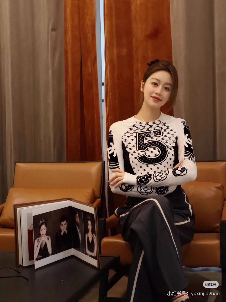 Chanel Chanel 22n ski series black and white long sleeves Size XS / US 0-2 / IT 36-38 - 6 Thumbnail