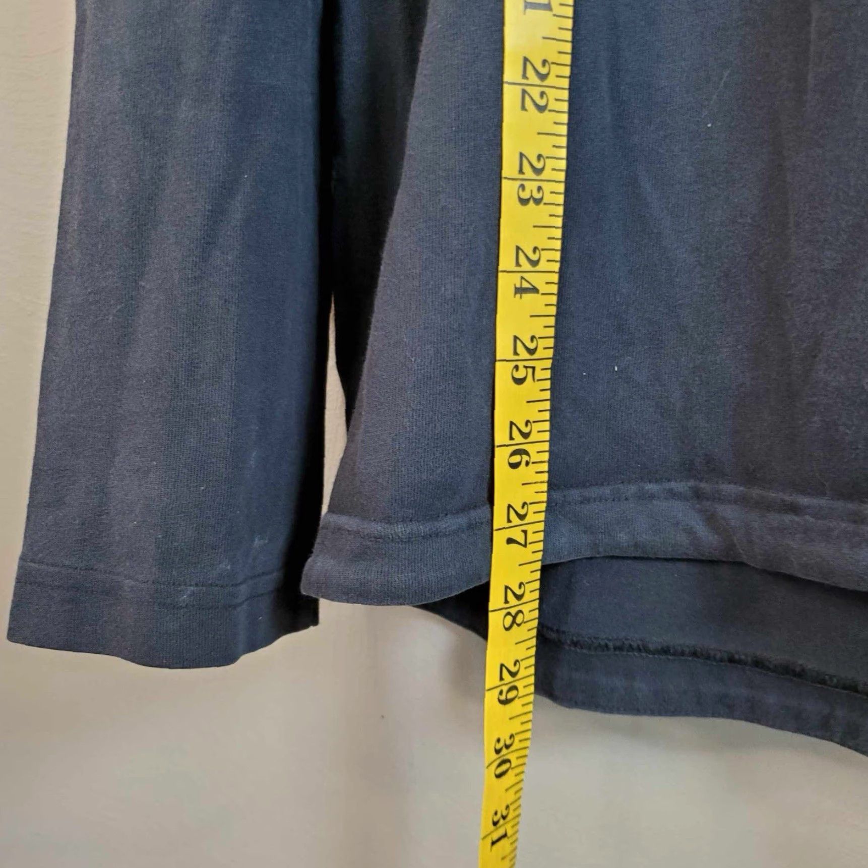 Nike Nike Hoodie Mens Light Weight Long Sleeved Shirt Medium M Black Pullover Hooded Breathable Lightweight Activewear Sportswear Shirt Mens M Black Nike Size US M / EU 48-50 / 2 - 4 Thumbnail
