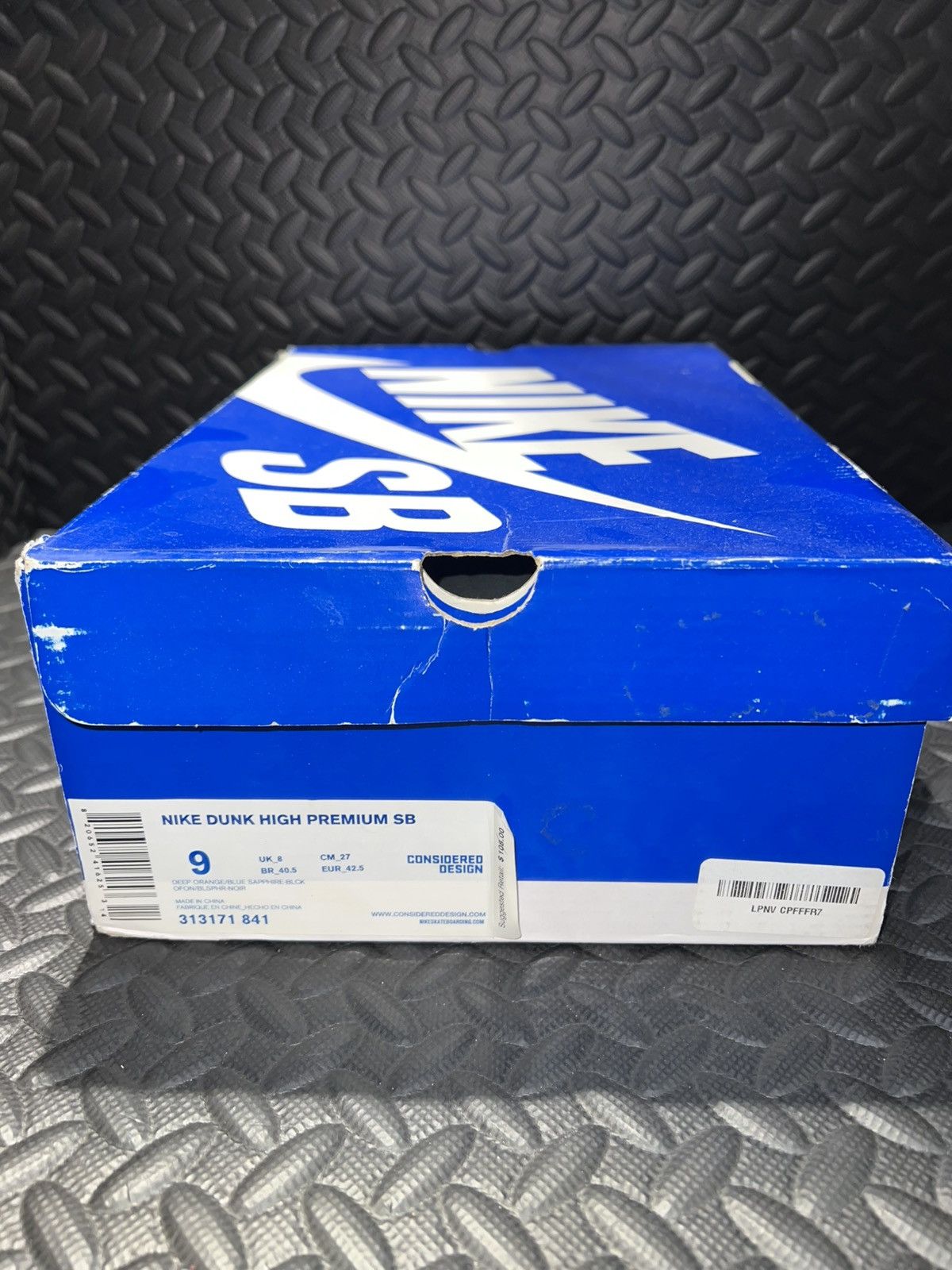 Nike SB Size 9 - Nike SB New York Knicks Size US 9 / EU 42 - 10 Thumbnail