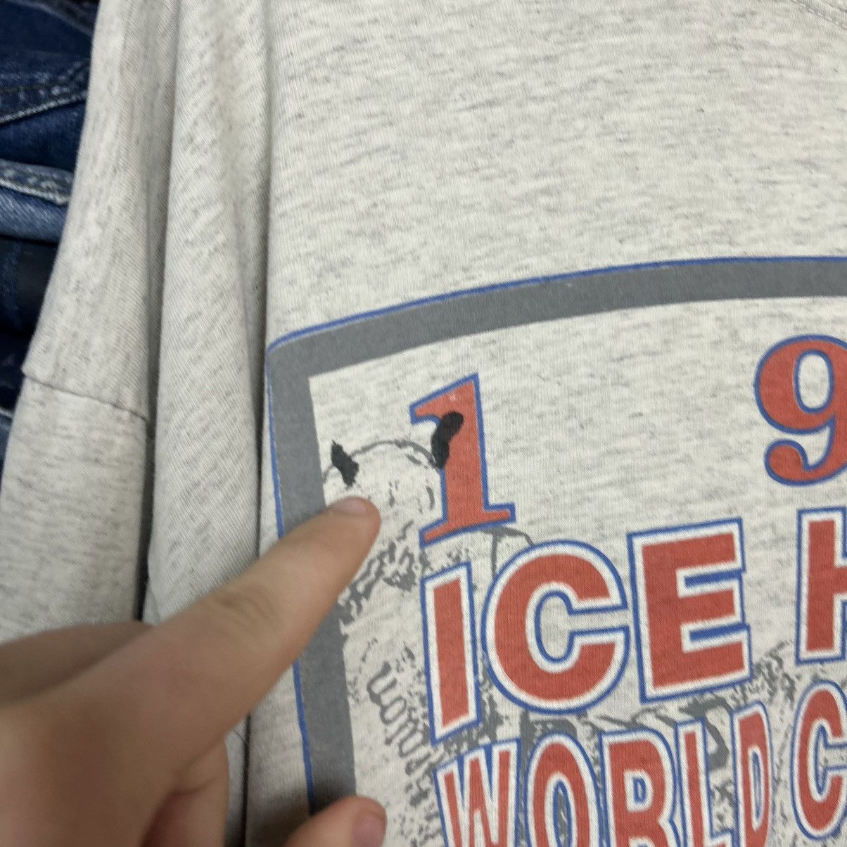 Vintage Vintage Bulletin Athletic 1993 Ice Hockey World Championship Size US XL / EU 56 / 4 - 5 Thumbnail