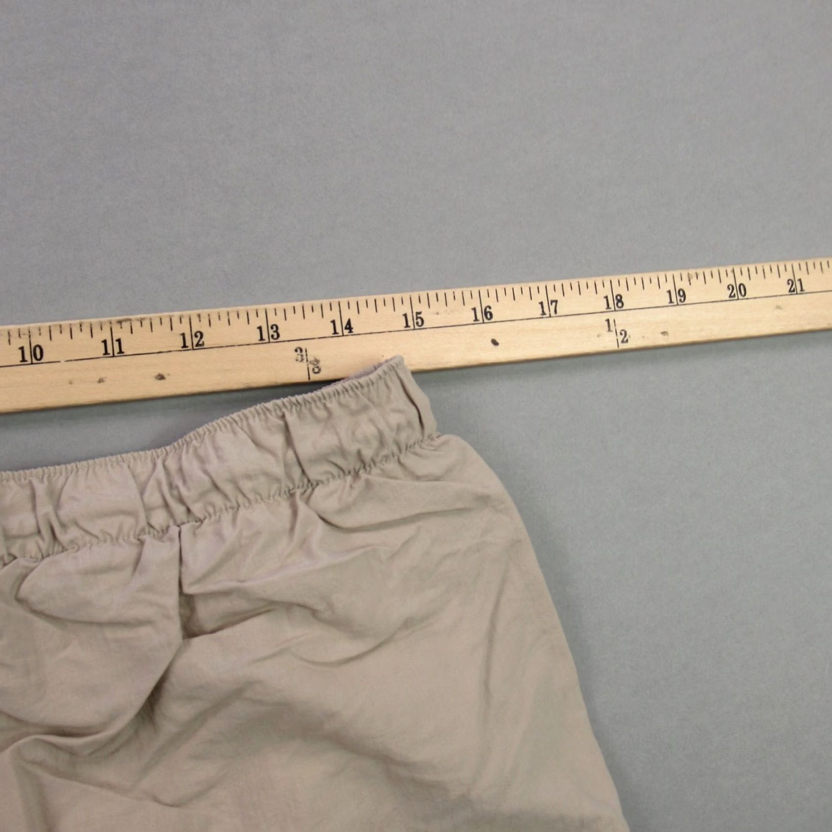The North Face The North Face Shorts Womens XL Lightweight Outdoors Stretch Pockets Hiking Camp Beige Size 40" / US 18 - 4 Thumbnail