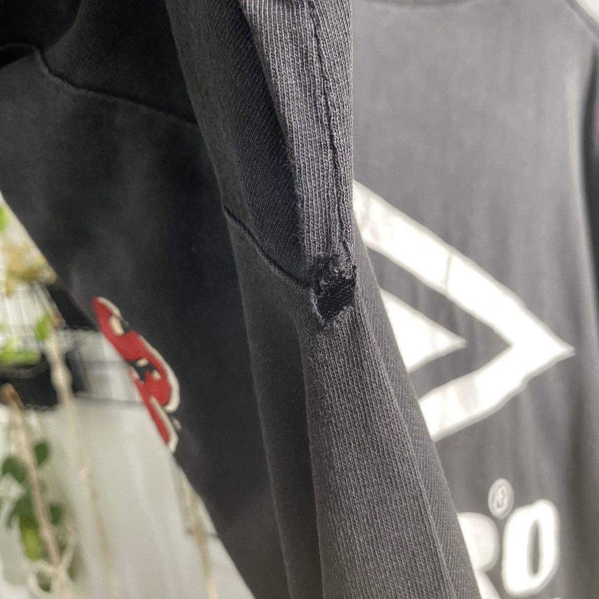Umbro 💥SICK💥THRASHED Faded Vintage 90s Umbro ERD OASIS TSHIRT Size US L / EU 52-54 / 3 - 10 Thumbnail