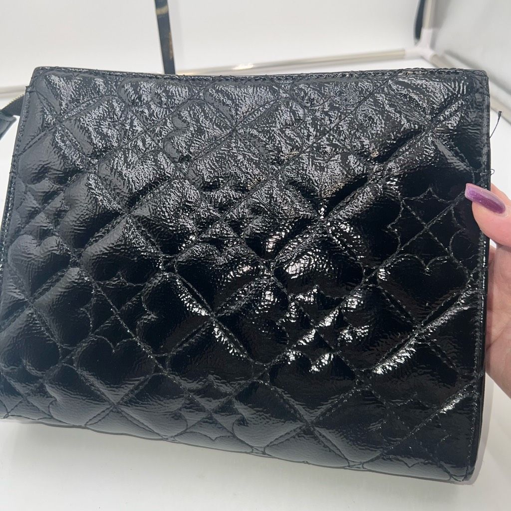 Betsey Johnson Betsey Johnson Large Faux Leather Black and Gold Quilted Wri Size ONE SIZE - 6 Thumbnail