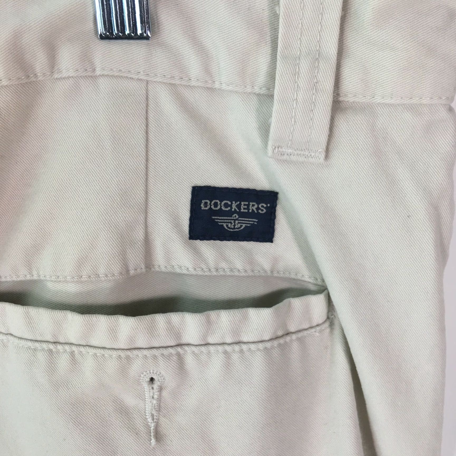 Dockers Dockers Mens Shorts Flat Front Straight Regular Fit Casual Gray Chinos Size 42 Size US 42 / EU 58 - 5 Thumbnail