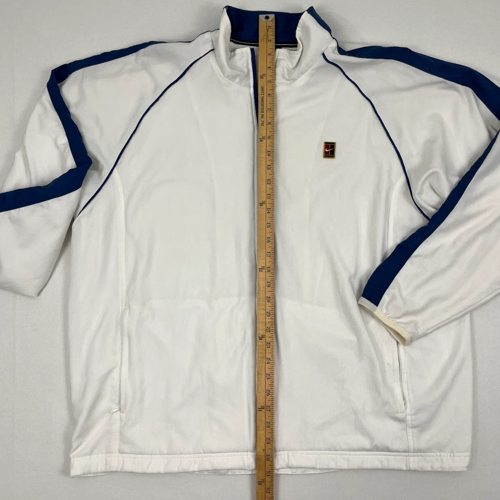 Nike VINTAGE Nike Court Tennis Jacket Mens XL White Blue 90s Retro Swoosh Full Zip Windbreaker Regular Wear Size US XL / EU 56 / 4 - 4 Thumbnail