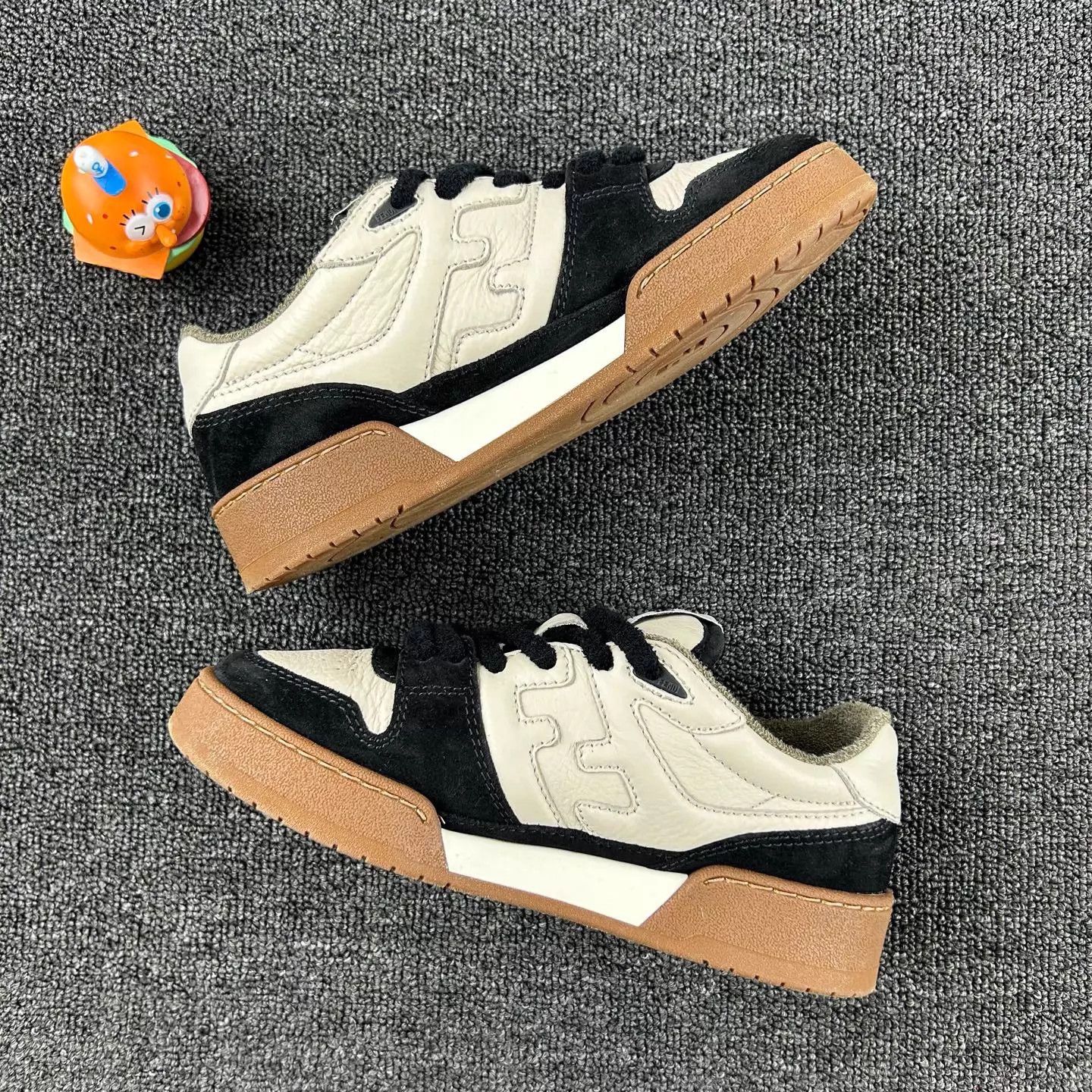 Fendi Fendi Match Black & White Sneakers Women's 36 Size US 5.5 / IT 35.5 - 3 Thumbnail