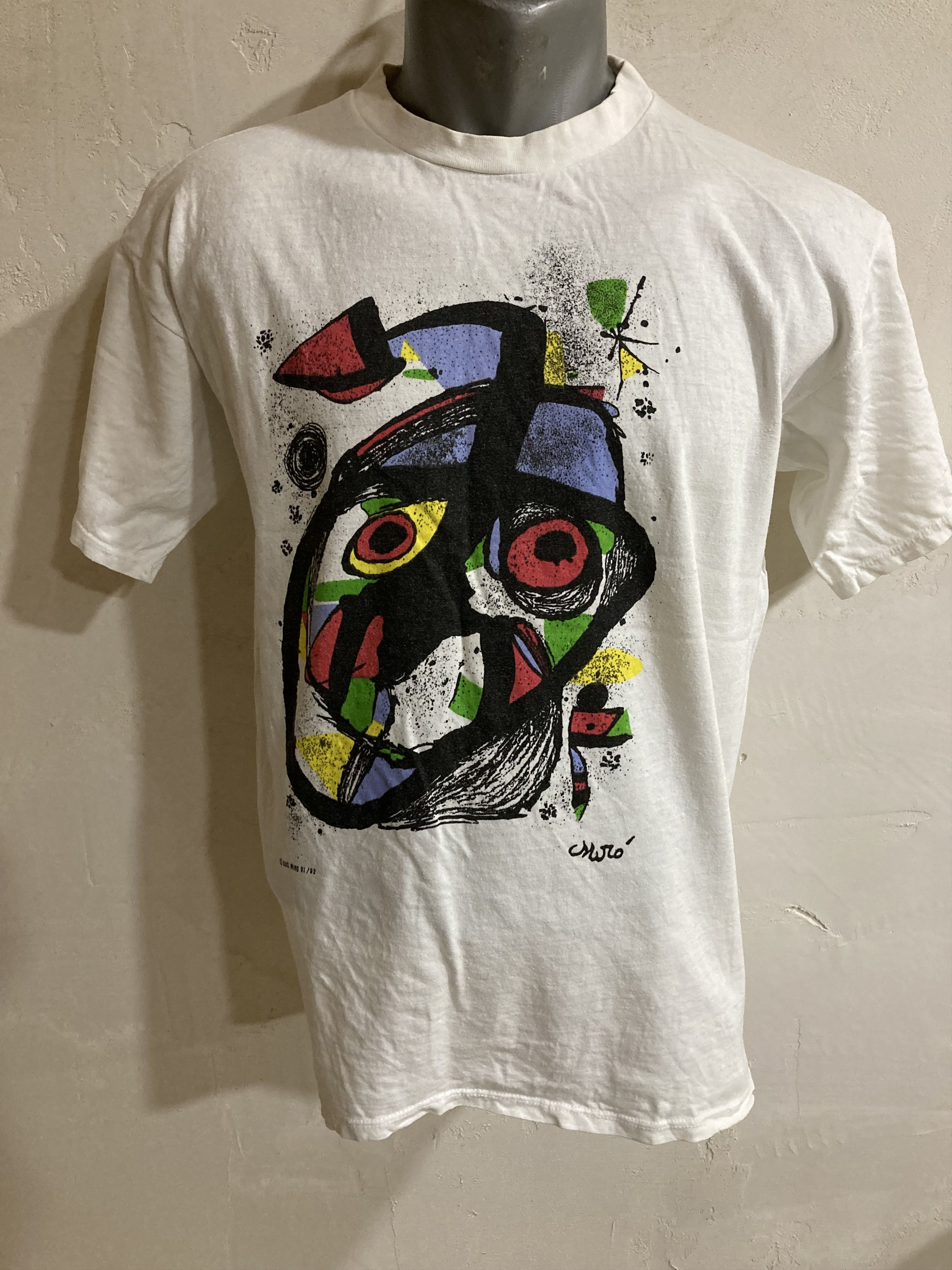 Vintage Vintage 90s Joan Miro Abstract Art Painting T-shirt Size US L / EU 52-54 / 3 - 1 Thumbnail
