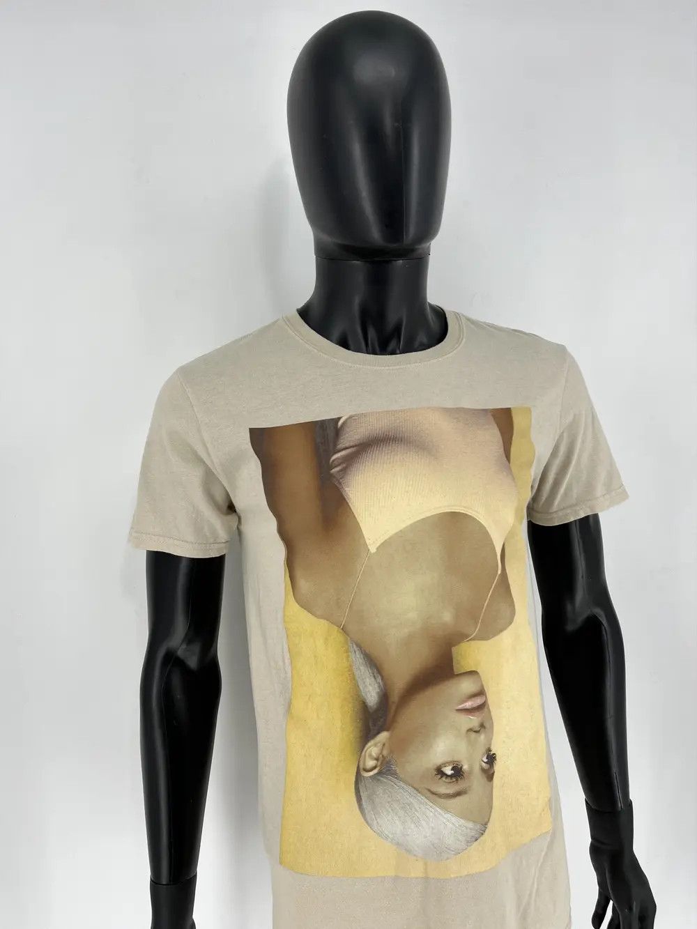 Band Tees Vintage 🔥RARE🔥 Ariana Grande Solo Singer Rappars Shirt Size US M / EU 48-50 / 2 - 3 Thumbnail