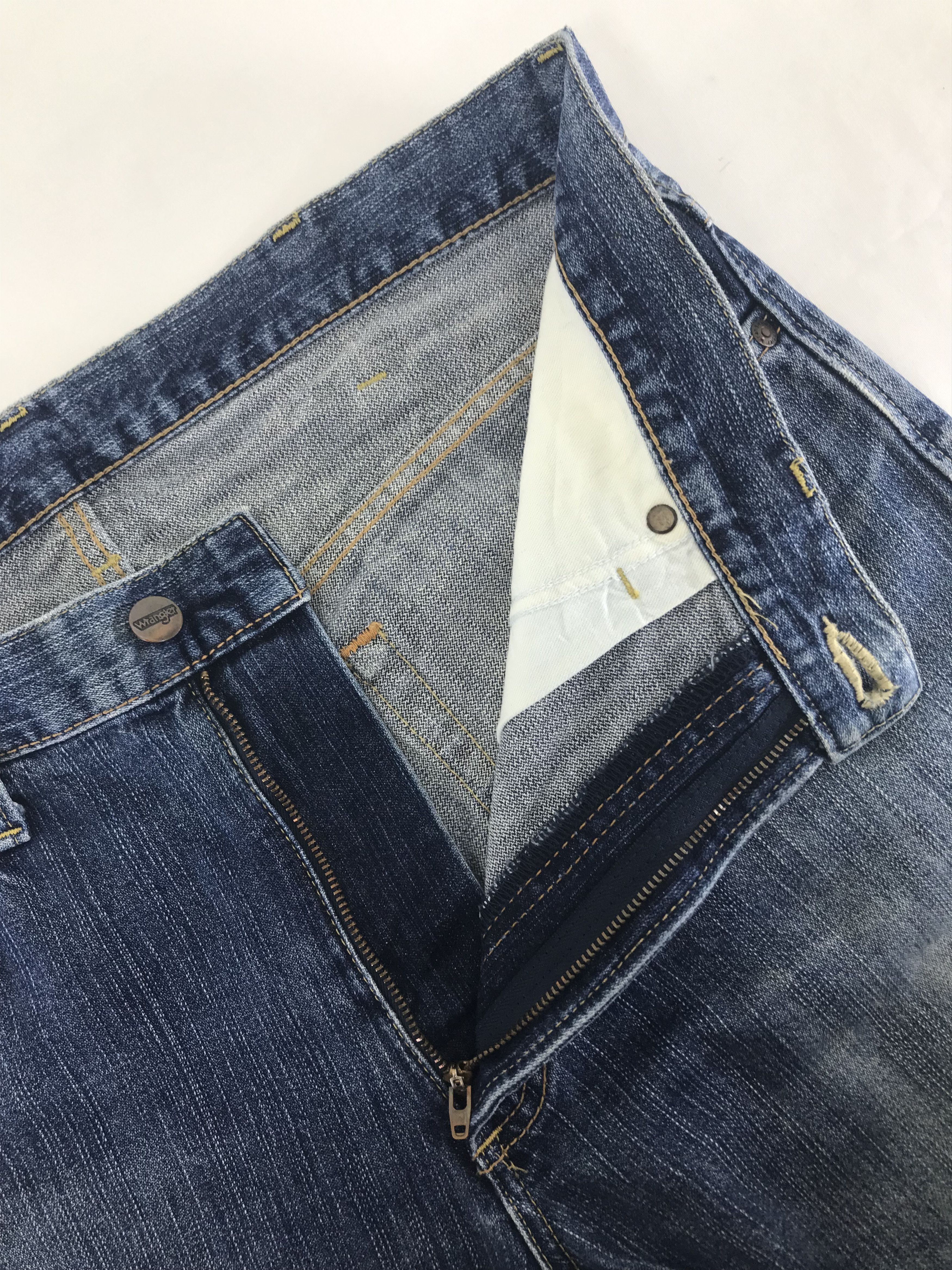 Wrangler Vintage Wrangler Blue Wash Distressed Jeans Size US 34 / EU 50 - 9 Thumbnail