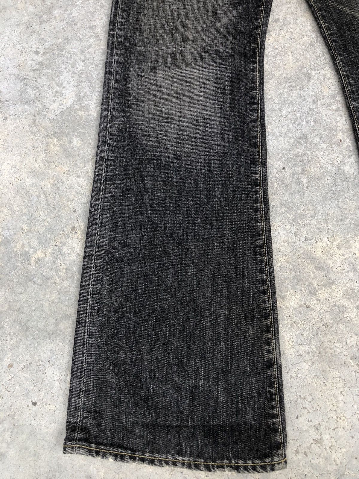 If Six Was Nine Japanese Uniqlo Flared Jeans Distressed Jeans Size US 33 - 6 Thumbnail