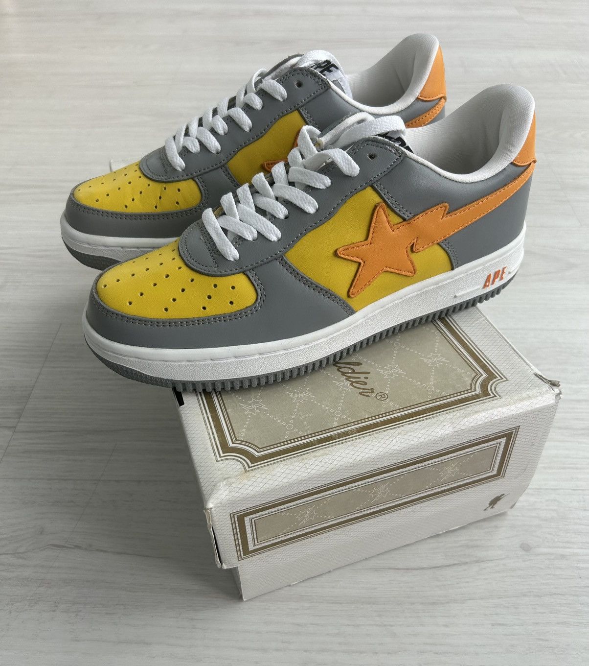 Bape VERY RARE OG 2003 A BATHING APE ORANGE/GRAY BAPESTA Size US 9.5 / EU 42-43 - 1 Thumbnail