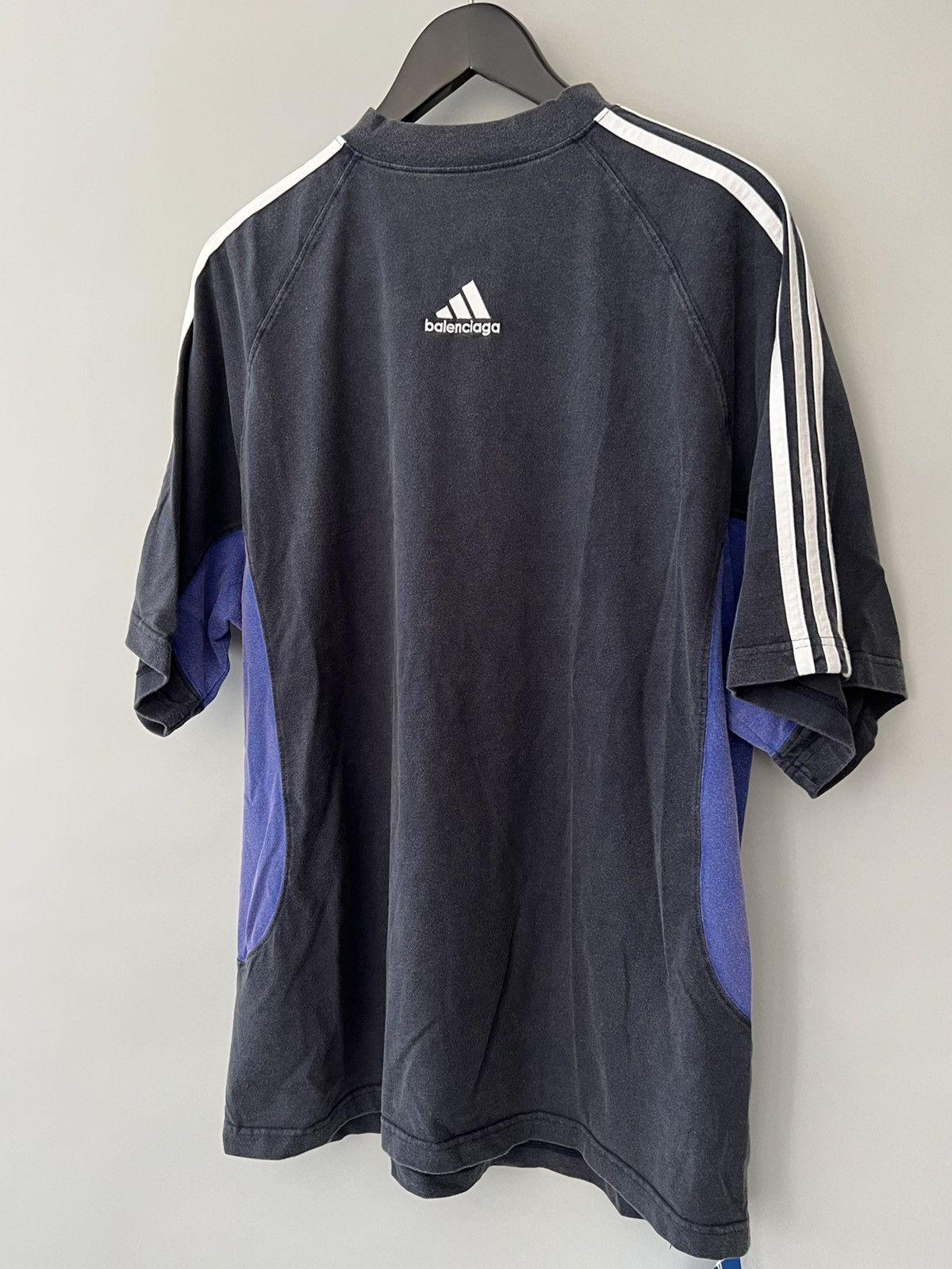 Adidas × Balenciaga 🍎$1.1K VALUE🍎Balenciaga x Adidas Vintage Jersey T-Shirt Size US M / EU 48-50 / 2 - 2 Thumbnail