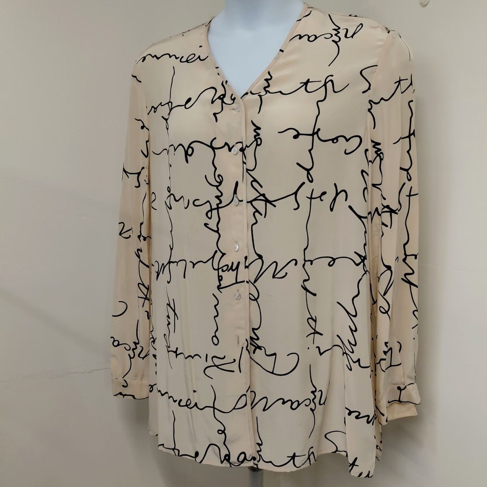 Liz Claiborne LIZ CLAIBORNE Collection Blouse Women's 16 Tan 100% Silk Button Front Top Shirt Modern Classic Womens Size XXL / US 16-18 / IT 52-54 - 3 Thumbnail