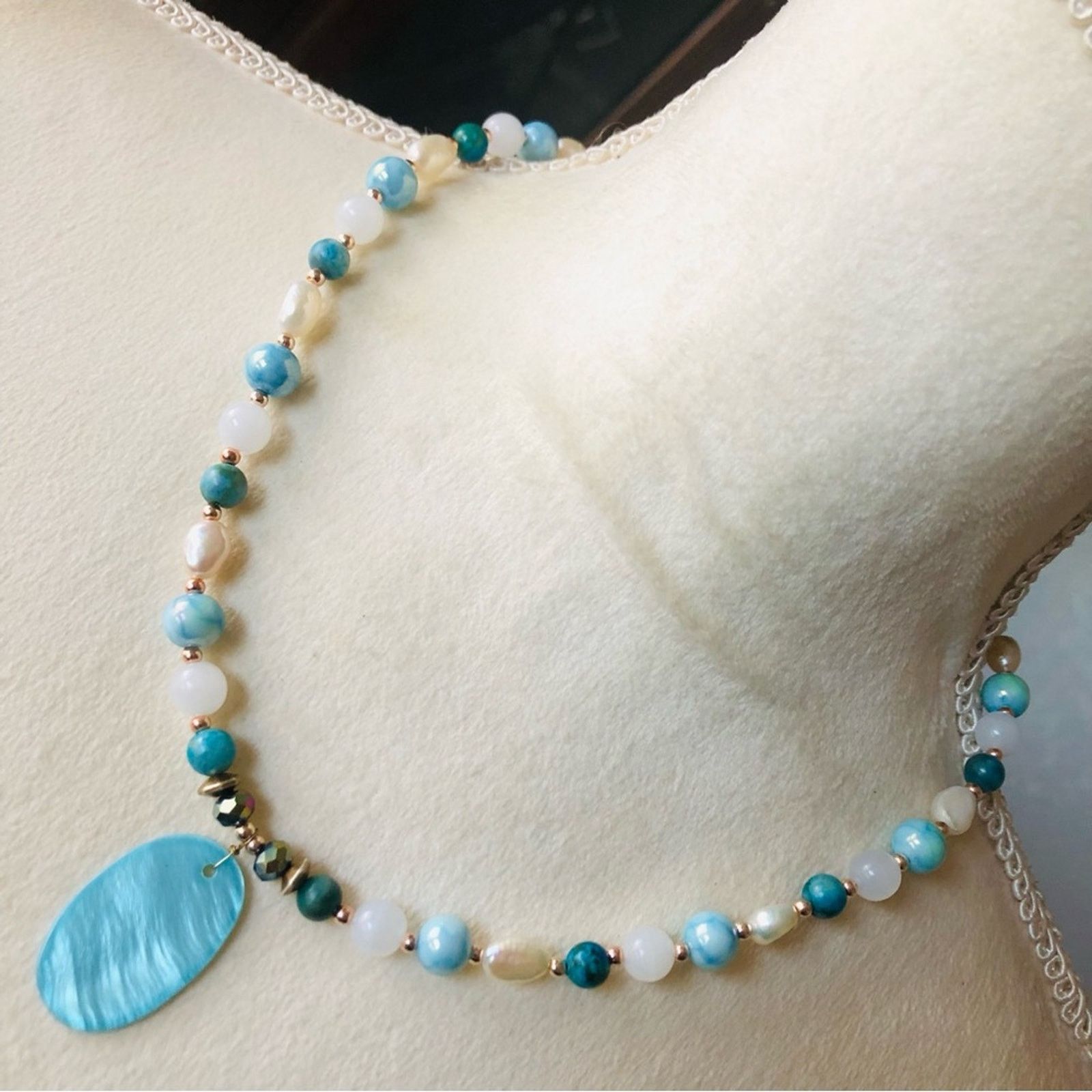 Handmade Handcrafted abalone shell howlite genuine pearl necklac Size ONE SIZE - 1 Thumbnail