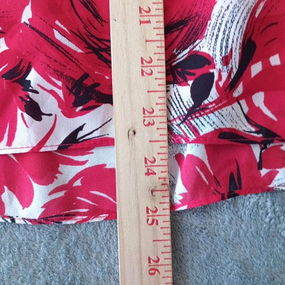 Vintage Le Suit Skirt Knee Length A-Line Petite 14P Red Floral Lined Lightweight Zip Womens Size 36" / US 14 / IT 50 - 4 Thumbnail