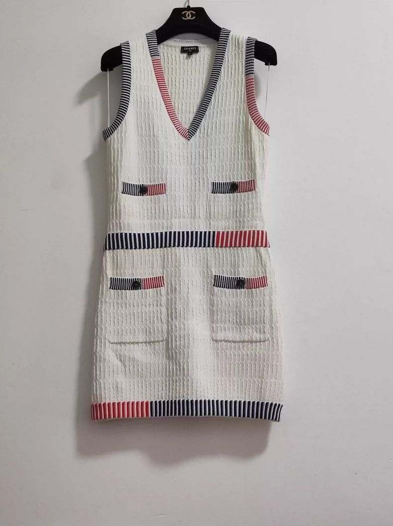 Chanel Chanel Number 31 knitted sleeveless dress Size XXS / US 00 / IT 34 - 1 Thumbnail