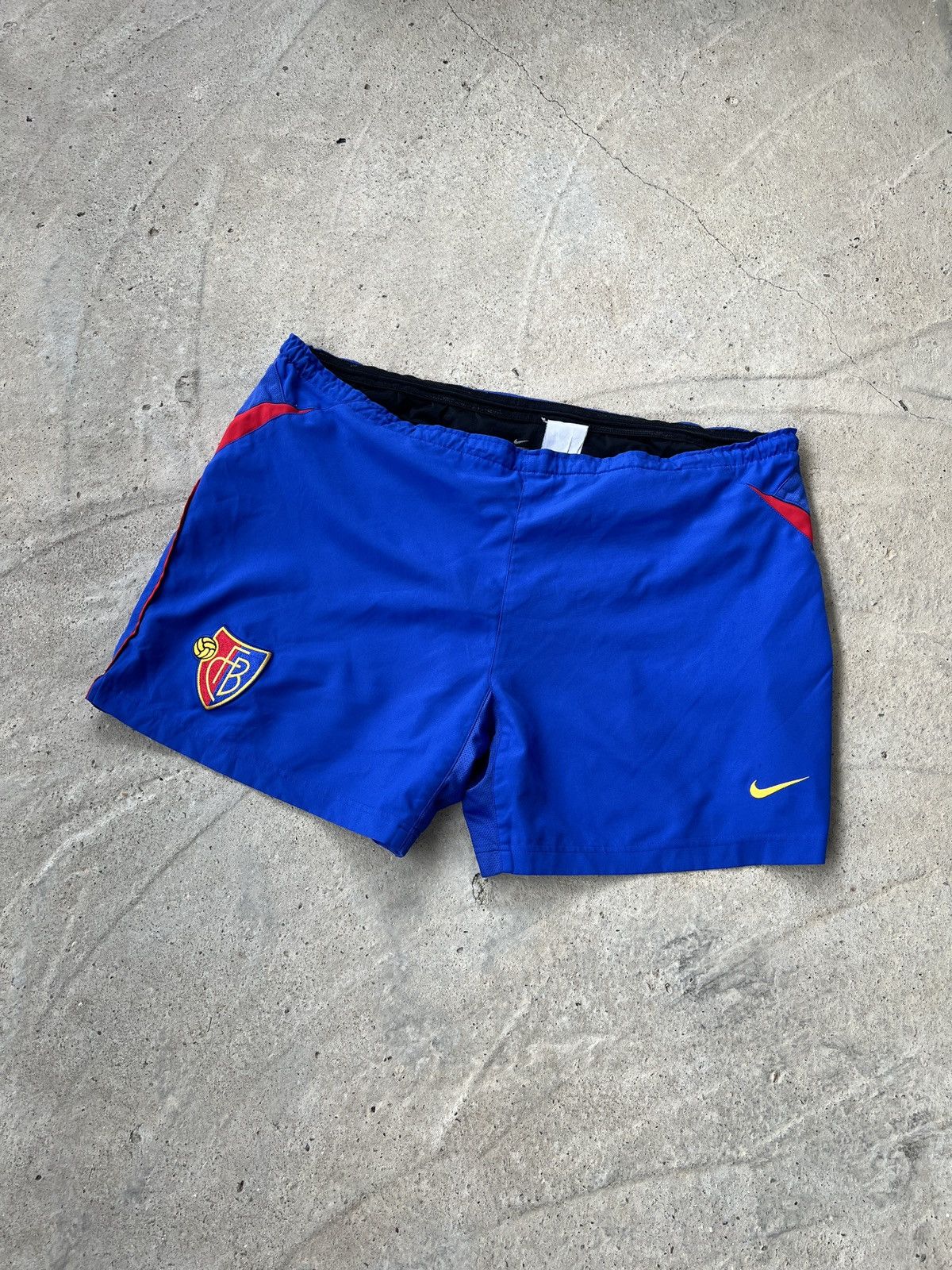 Nike Vintage Nike FC Basel Football Shorts Size US 36 / EU 52 - 1 Thumbnail