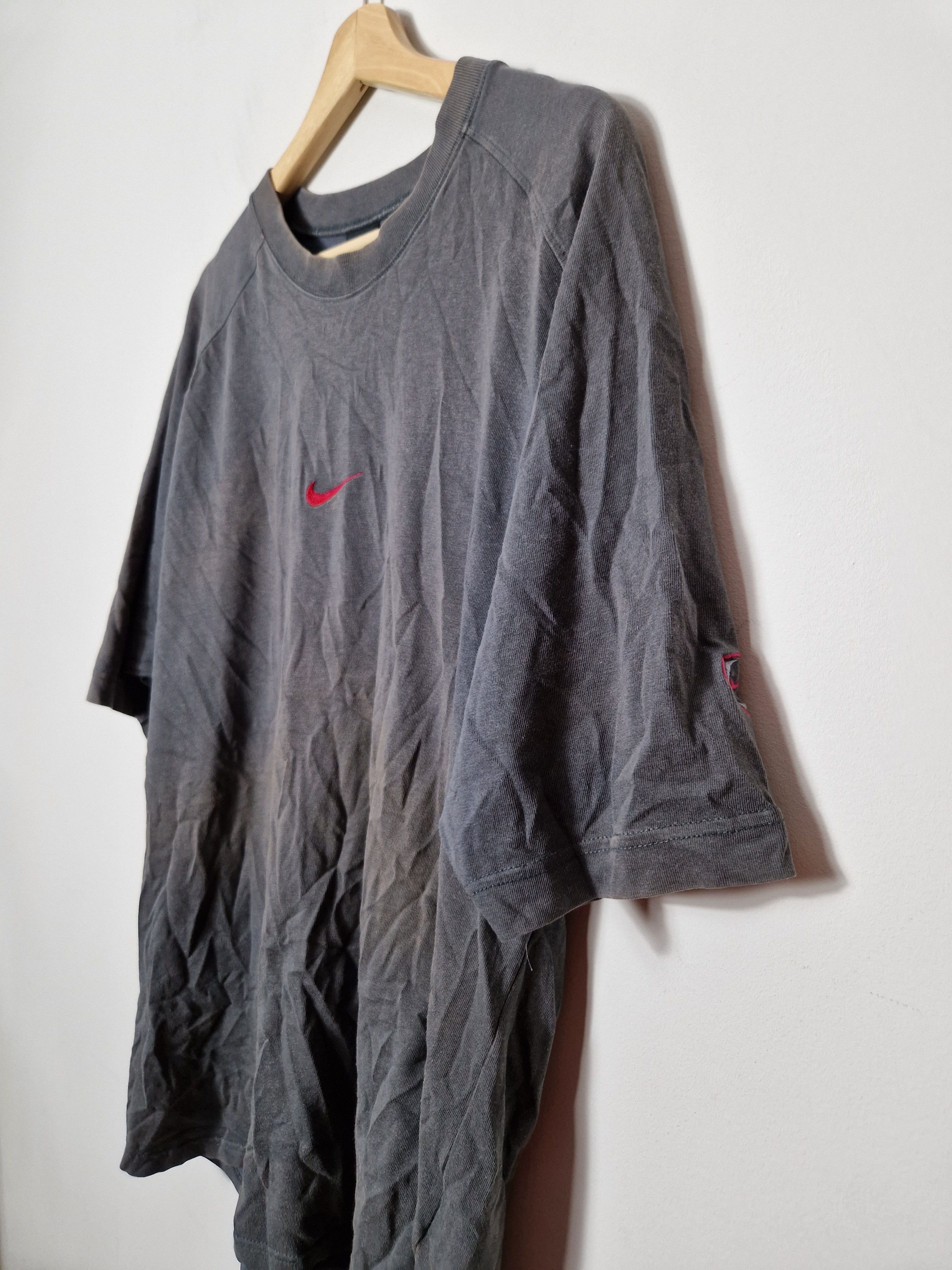 Nike × Vintage Nike vintage central swoosh tee 90s Size US L / EU 52-54 / 3 - 5 Thumbnail