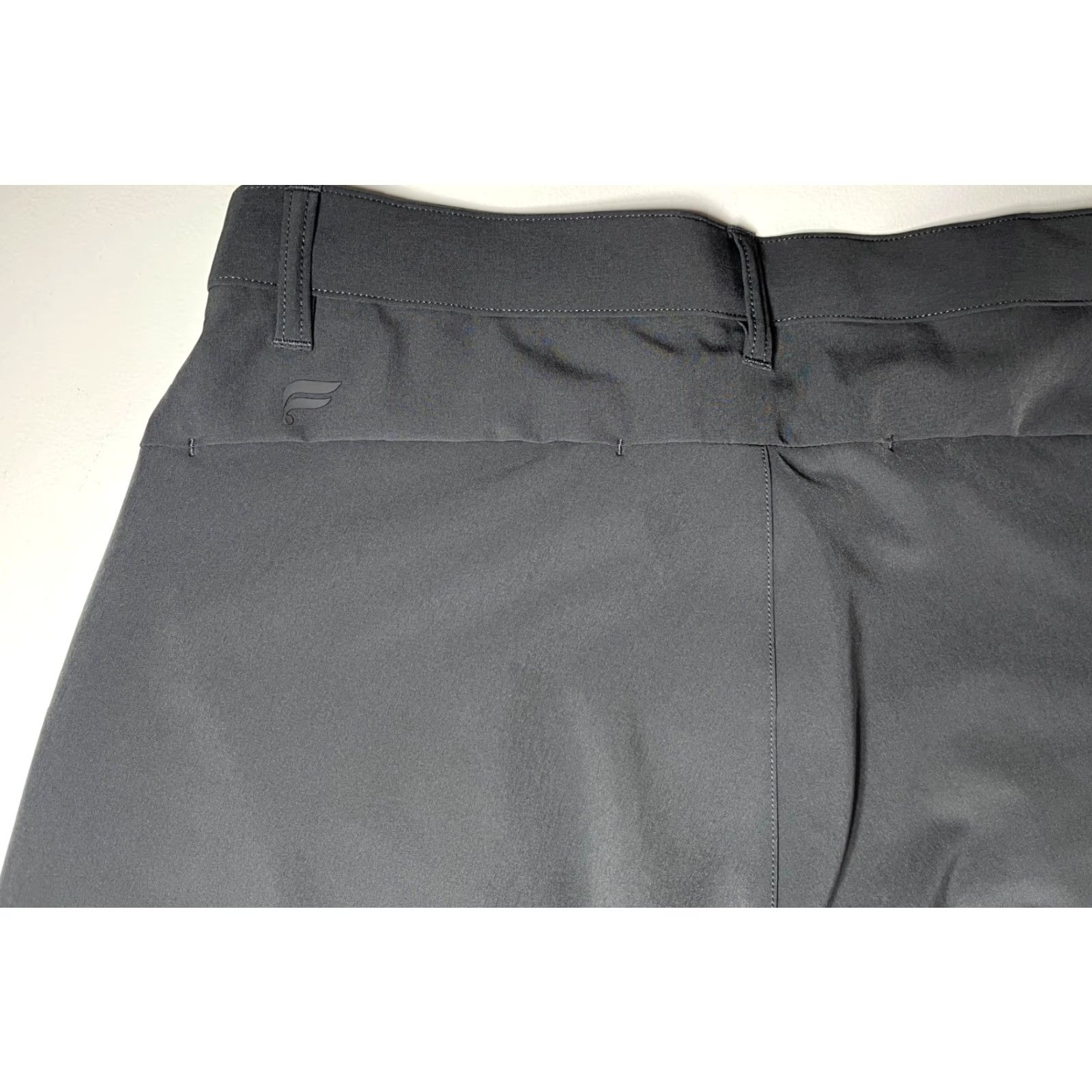 Fabletics NWT Fabletics Pants Men The Only Pant Classic Fit Gray 30x29 Regular Straight Chino Zip Pockets Water Resistant Logo City Sports Size 30 Mens Size US 30 / EU 46 - 7 Thumbnail