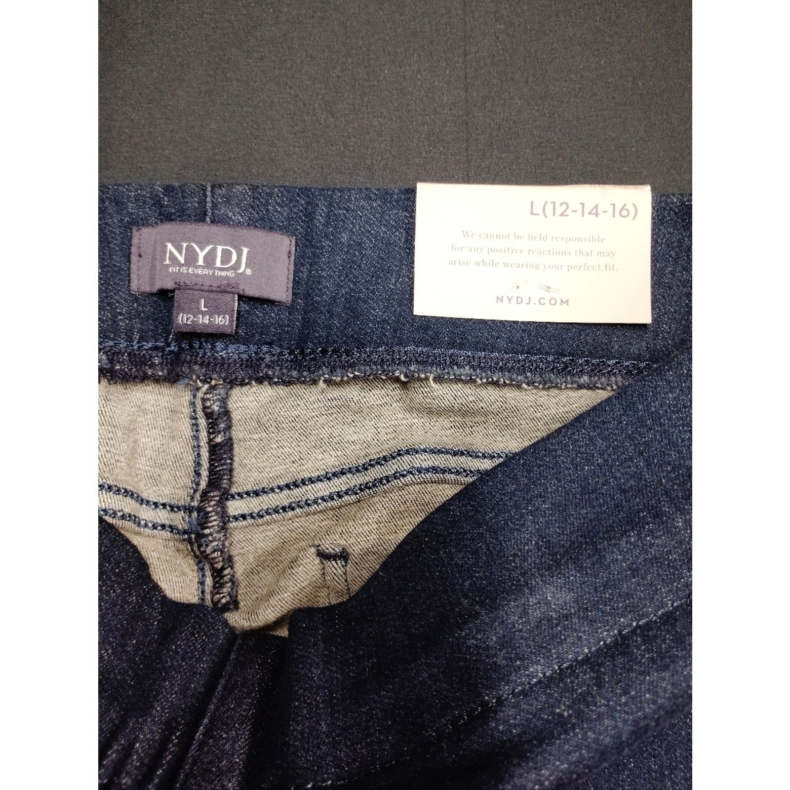 NYDJ NYDJ Straight Leg Jeans in Dark Blue Wash Size 30" / US 8 / IT 44 - 4 Thumbnail