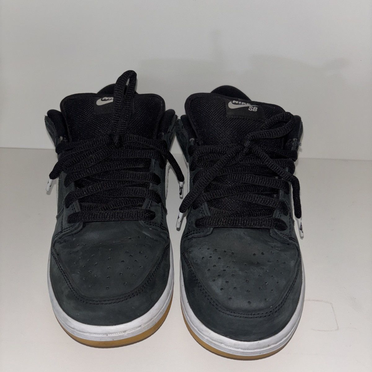 Nike SB Nike SB Dunk low black gum sz 9.5 Size US 9.5 / EU 42-43 - 4 Thumbnail